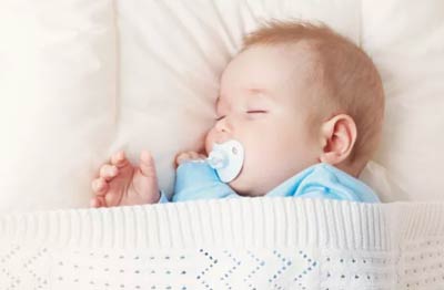 “缺钙”总背锅，其实宝宝睡觉摇头真不一定是缺钙  